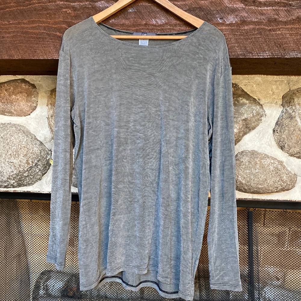 Gap shirt